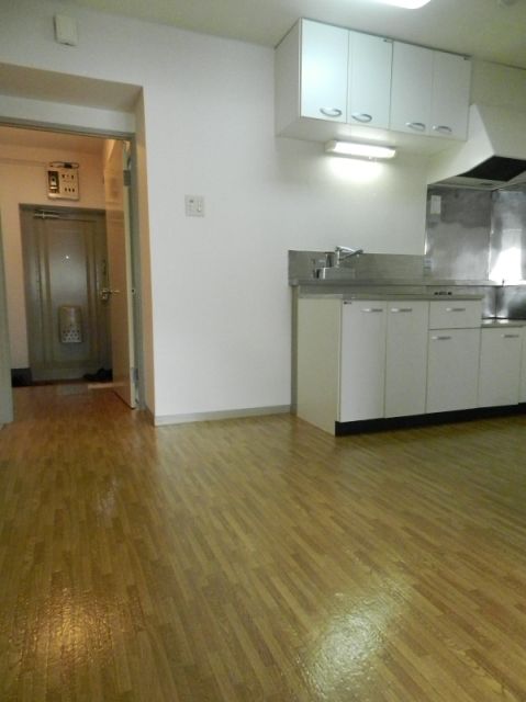 Living and room. 5.5 Pledge of dining