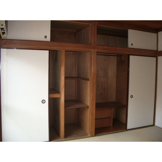 Receipt. Between the Japanese-style storage 2 Bun'yu