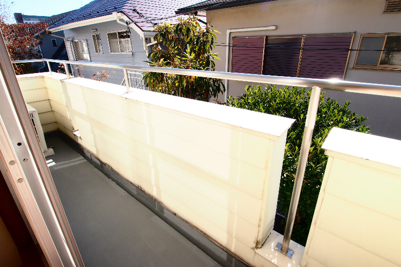 Other room space. Balcony I also wide