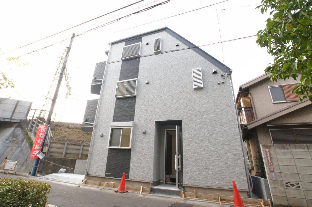 Local appearance photo. Large land of frontage. Anyway, it is attractive to close from the train station.