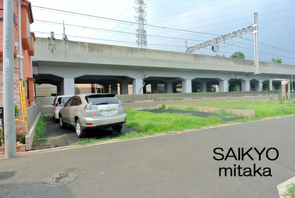 Local photos, including front road. Local (July 2013) Shooting