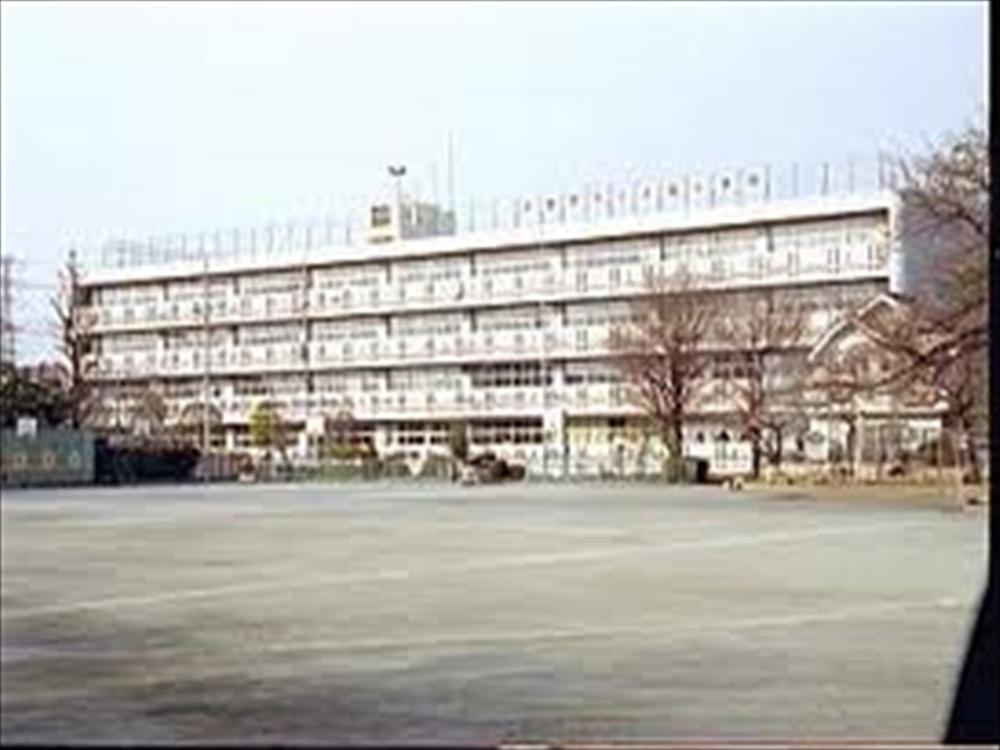 Primary school. 215m to Musashino Municipal Hon'yado Elementary School