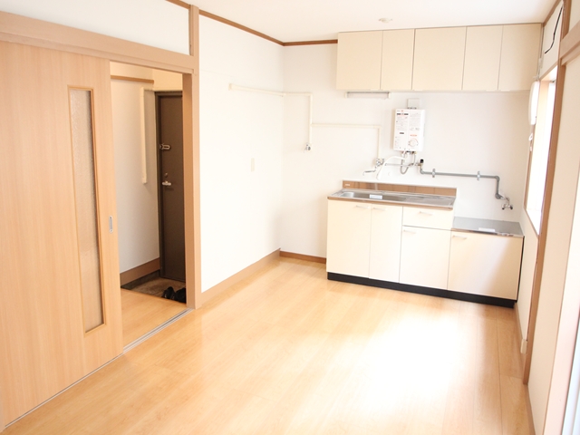 Living and room. Kitchen set ・ The bed was new