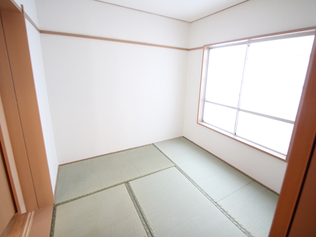 Kitchen. Japanese-style atmosphere had settled