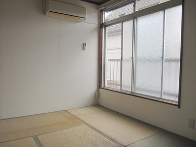 Other room space. Bright room