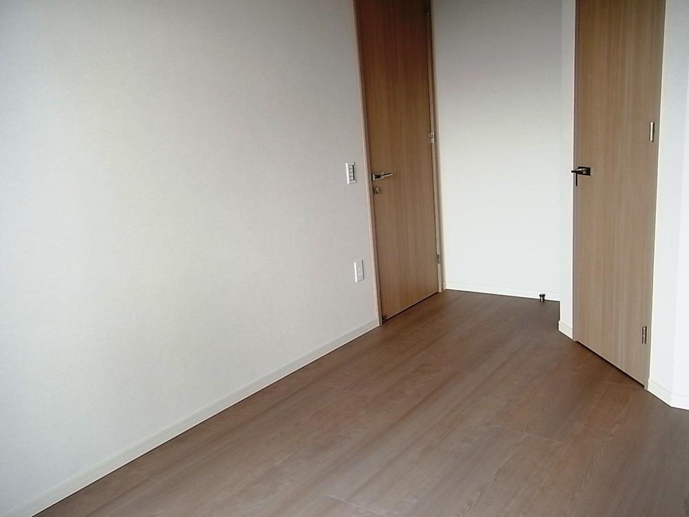 Non-living room. Western-style 6 Pledge