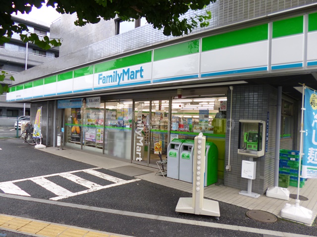 Convenience store. FamilyMart Musashino Nakamachi new road shop until the (convenience store) 131m