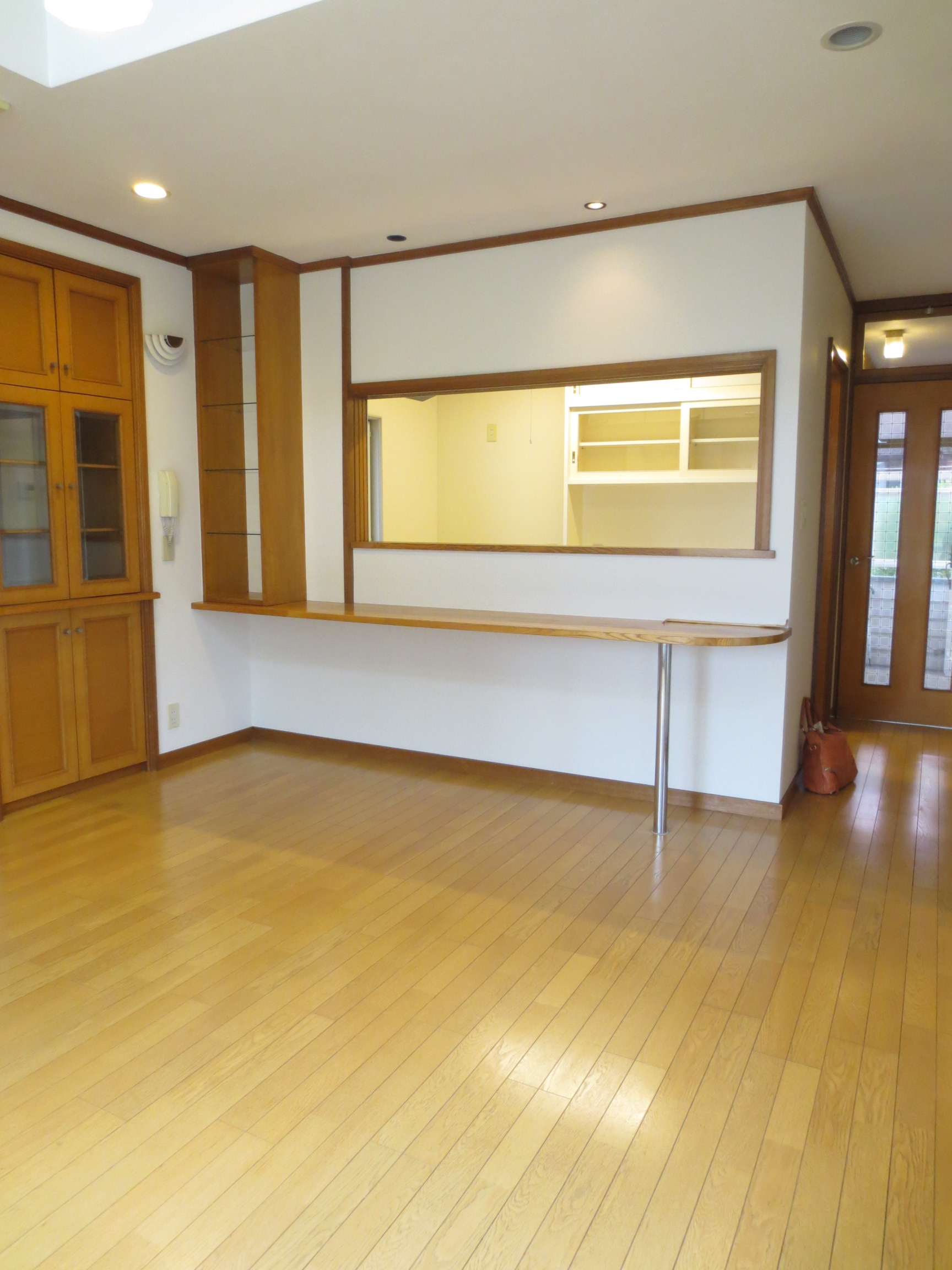 Living and room. Counter Kitchen