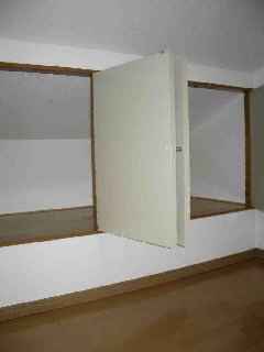 Receipt. There is storage space in the loft