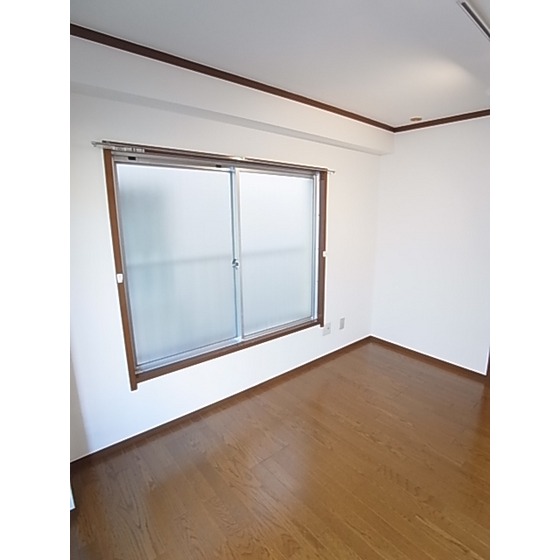 Living and room. Brown accents