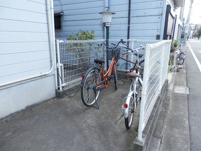 Other common areas. ◆ Bicycle-parking space ◆