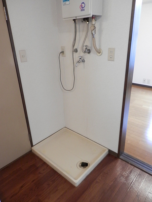 Other. ◆ Washing machine in the room ◆