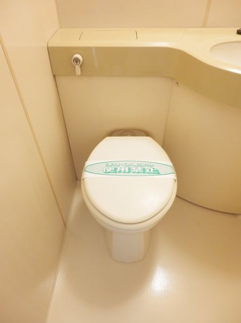 Bath. 3-point unit bus washbasin