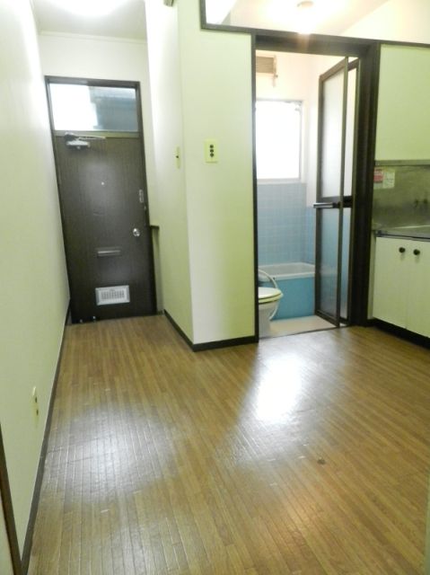 Kitchen. Around the kitchen