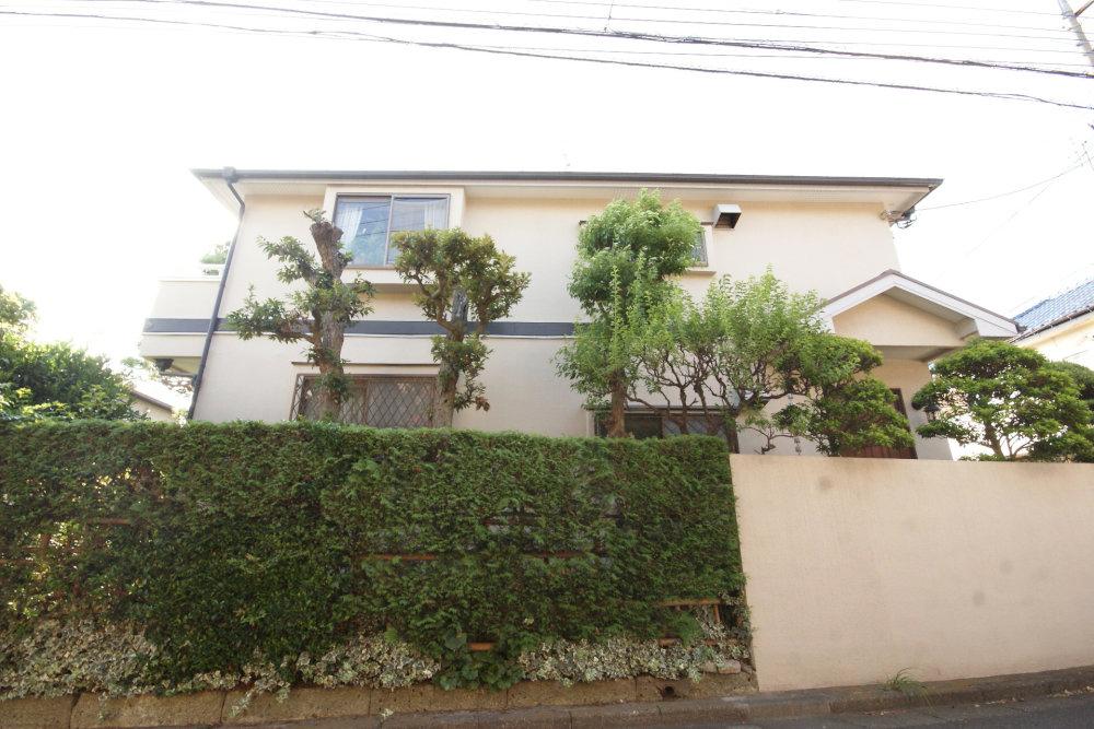 Local land photo. Yang hit in the northeast corner lot, Ventilation is good. Furthermore,, It is possible to receive a corner lot relaxation, The original building coverage 40% becomes 50%, It is possible building a building with a volume. 