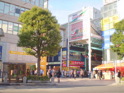 Shopping centre. 1700m to Kichijoji Station shopping street Sun Road (shopping center)