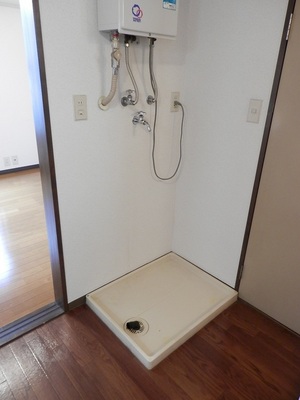 Other.  ◆ Washing machine in the room ◆