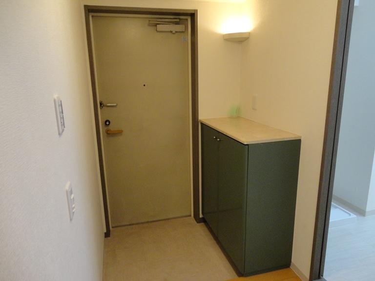 Entrance. Local (11 May 2013) Shooting