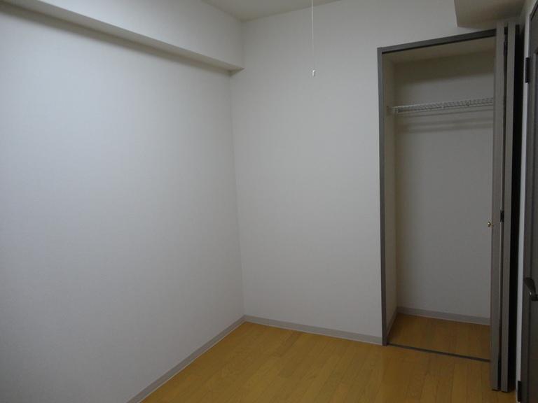 Non-living room. Indoor (11 May 2013) Shooting