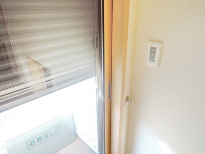 Security. Electric security shutters of peace of mind ・ Pair glass