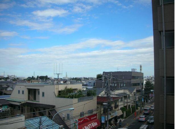 Local appearance photo. View is good.