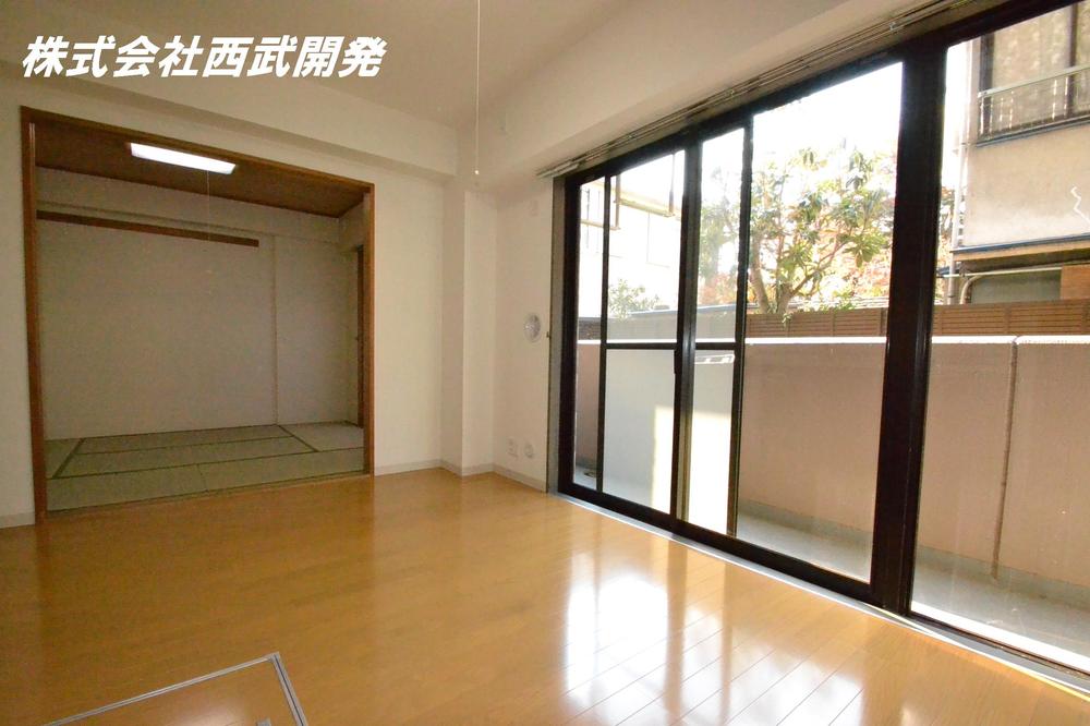 Living. Indoor (12 May 2013) Shooting