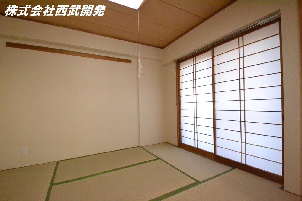 Non-living room. Indoor (12 May 2013) Shooting