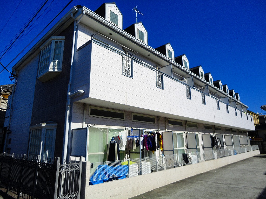 Building appearance. South-facing day ◎