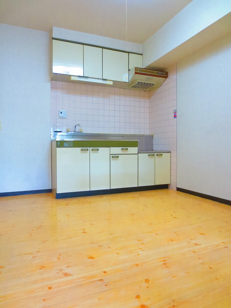 Kitchen. There are also put space dining table (* ^ _ ^ *)