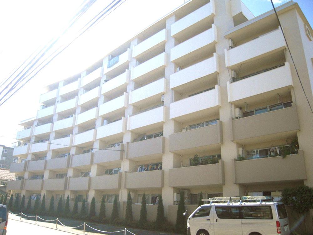 Local appearance photo. Local (11 May 2012) shooting