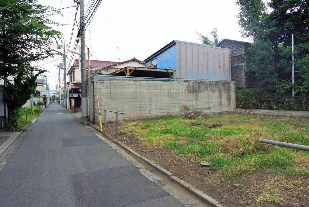 Local photos, including front road. Local (July 2013) Shooting