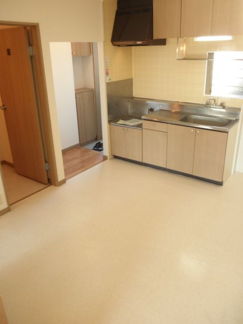 Kitchen. Spacious dining kitchen.