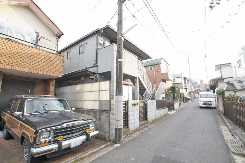 Local photos, including front road. Building coverage 50%, Because there 177.71 sq m land area to volume ratio of 100% of the application area, 170 sq m-position of the building is available architecture. 