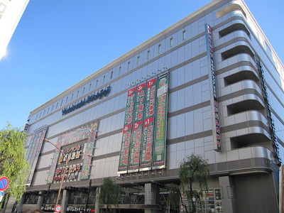 Shopping centre. Yodobashi 446m until the camera (shopping center)