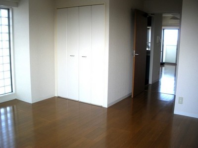 Living and room. Room 2