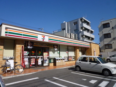 Convenience store. 597m to Seven-Eleven (convenience store)