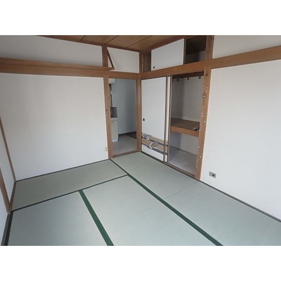 Living and room. Japanese-style room ~ kitchen