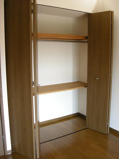 Receipt. Closet opening