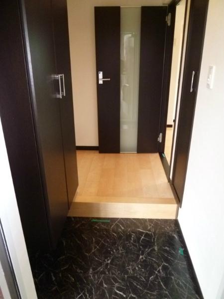 Entrance. Local (11 May 2013) Shooting