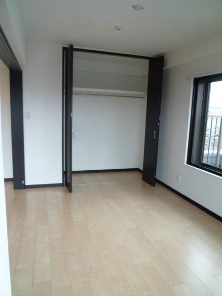 Non-living room. Indoor (11 May 2013) Shooting