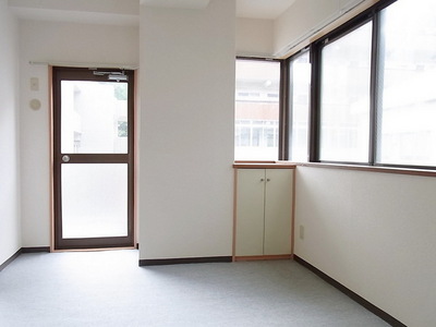 Living and room. Corner room two-sided lighting