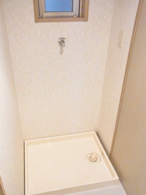 Washroom. Changing room ・ Washing machine Storage