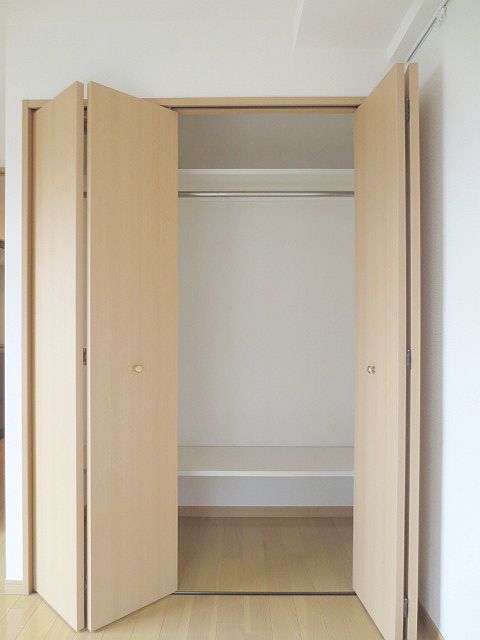 Receipt. Plenty of closet