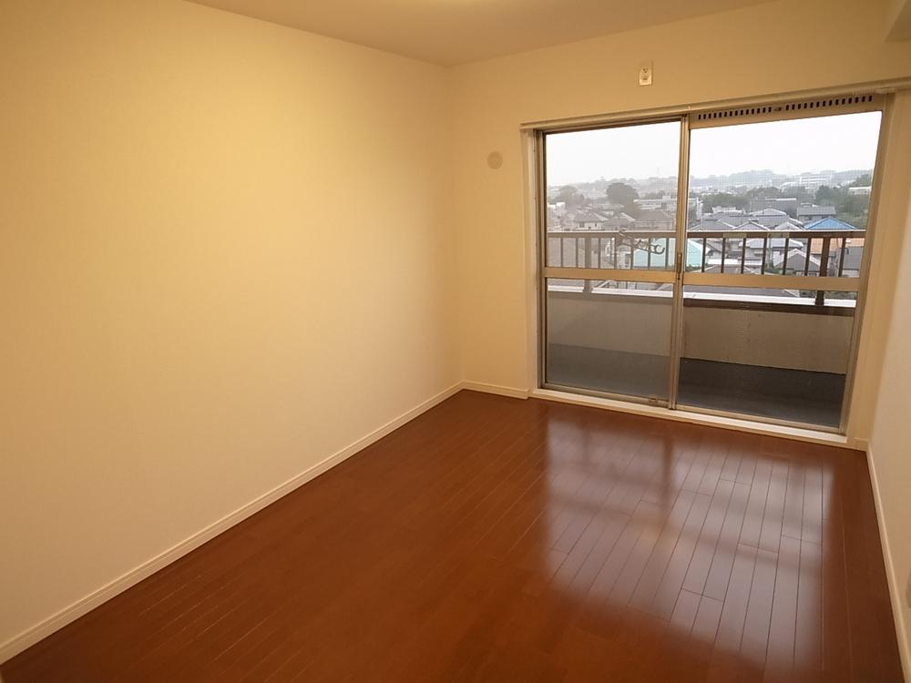 Non-living room. Indoor (10 May 2013) Shooting