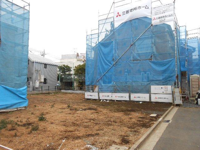 Local photos, including front road. C No. compartment