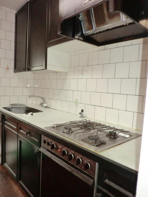 Kitchen. Indoor (11 May 2013) Shooting