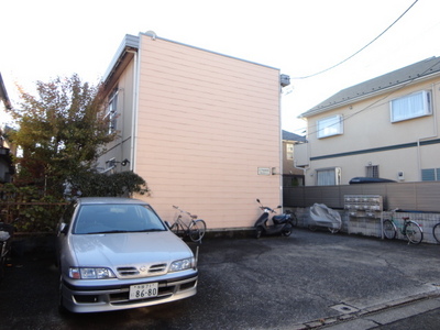 Building appearance. A quiet residential area of ​​the building