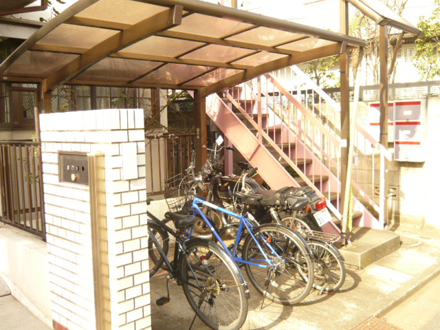 Other common areas. It is a roof with bicycle parking!
