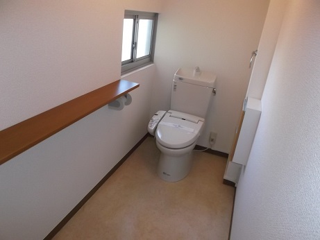 Toilet. ☆ Profusely wide toilet ☆ Bidet ☆