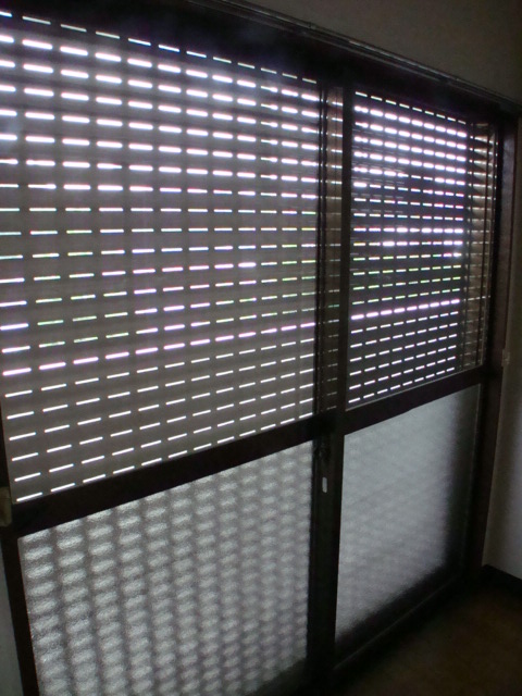 Living and room. Electric shutter, Ventilation mode